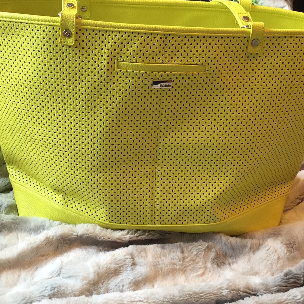 Jewel by Thirty One